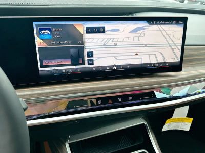 2026 BMW i7 — photo 11 view