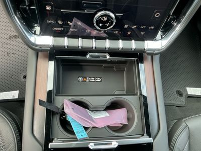 2026 GMC Yukon — photo 13 view