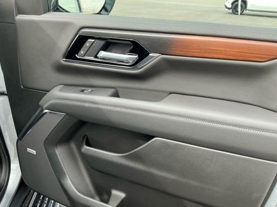 2026 GMC Yukon — photo 21 view
