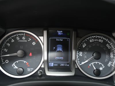 2022 Toyota Tacoma — photo 12 view