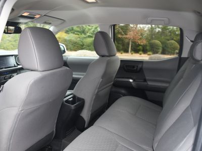 2022 Toyota Tacoma — photo 13 view