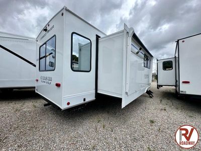 2026 Cherokee Alpha Wolf 33RL - Photo 4