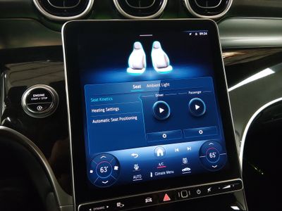 2024 Mercedes-Benz GLC - Photo 17