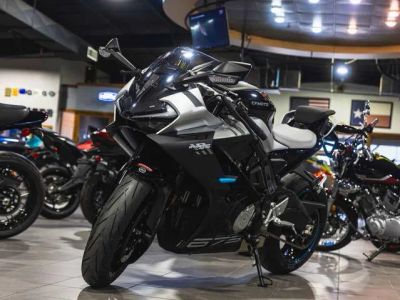 2026 CFMOTO 675SS — front three-quarter view