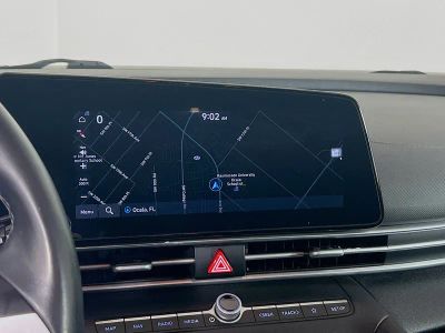 2023 Hyundai Elantra — photo 13 view