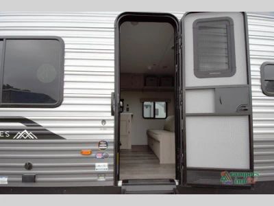 2027 Coachmen RV Catalina Summit Series 8 — photo 16 view