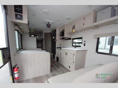 2027 Coachmen RV Catalina Summit Series 8 — photo 18 view