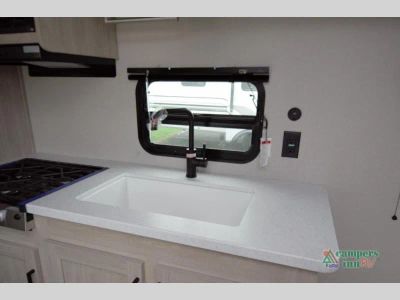 2027 Coachmen RV Catalina Summit Series 8 — photo 22 view