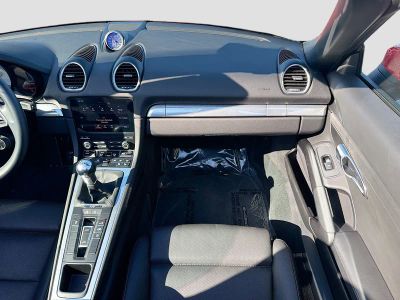 2025 Porsche 718 Boxster — photo 17 view