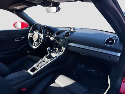 2025 Porsche 718 Boxster — photo 13 view