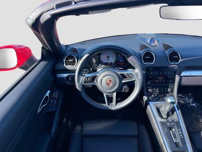 2025 Porsche 718 Boxster — photo 16 view
