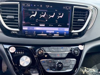 2025 Chrysler Pacifica - Photo 32