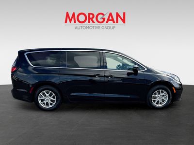 2025 Chrysler Pacifica - Photo 2