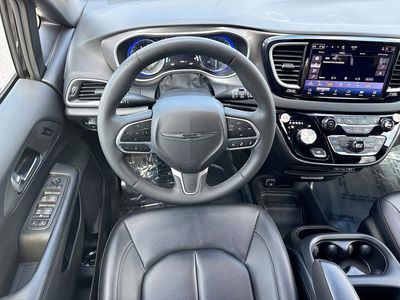 2025 Chrysler Pacifica - Photo 16
