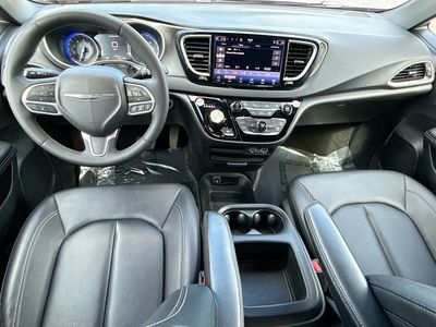2025 Chrysler Pacifica - Photo 15