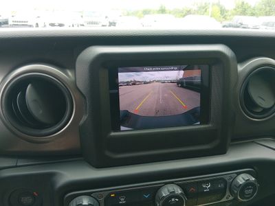 2023 Jeep Gladiator - Photo 16