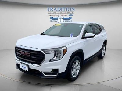 2024 GMC Terrain SLE in Summit White — front three-quarter view