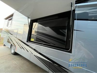 2026 Tiffin Motorhomes Phaeton IH - Photo 8