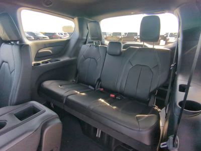 2026 Chrysler Pacifica — photo 16 view
