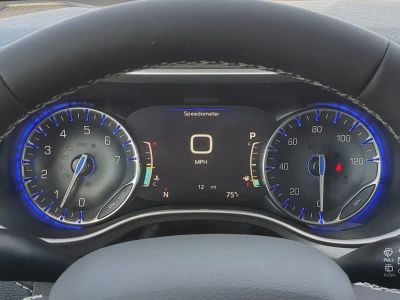 2026 Chrysler Pacifica — photo 34 view
