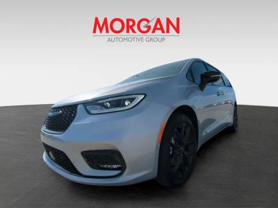 2026 Chrysler Pacifica — photo 9 view
