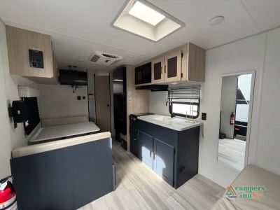 2024 Prime Time RV Avenger LT — photo 10 view