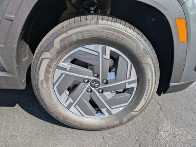 2026 Hyundai TUCSON HYBRID — photo 11 view