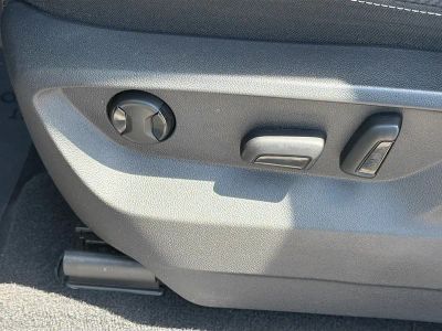 2022 Volkswagen Atlas Cross Sport — photo 23 view