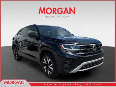 2022 Volkswagen Atlas Cross Sport 2.0T SE in Deep Black Pearl — front three-quarter view