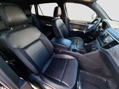 2022 Volkswagen Atlas Cross Sport — photo 13 view