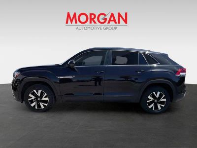 2022 Volkswagen Atlas Cross Sport — engine compartment view