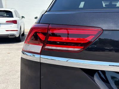 2022 Volkswagen Atlas Cross Sport — photo 10 view