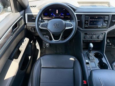 2022 Volkswagen Atlas Cross Sport — photo 15 view