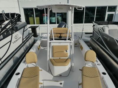 2022 Sportsman Masters 207 Bay Boat — photo 12 view