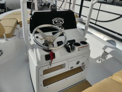 2022 Sportsman Masters 207 Bay Boat — photo 8 view