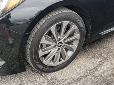2015 Hyundai Sonata — detail view