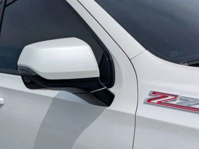 2023 Chevrolet Tahoe — photo 10 view