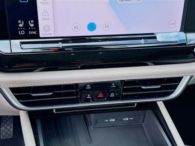 2026 Volkswagen Atlas — photo 14 view