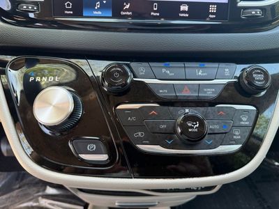 2023 Chrysler Pacifica - Photo 27