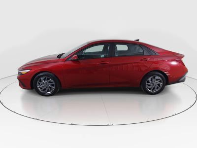 2024 Hyundai Elantra - Photo 4