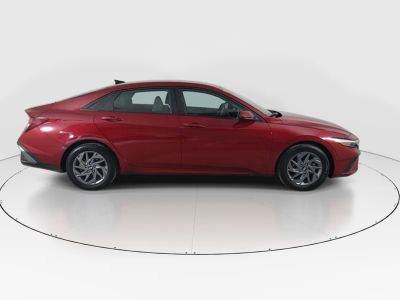 2024 Hyundai Elantra - Photo 8