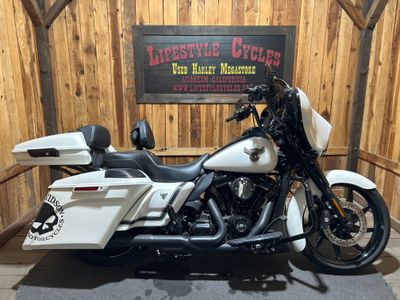 2018 Harley-Davidson Street Glide Special - Photo 1