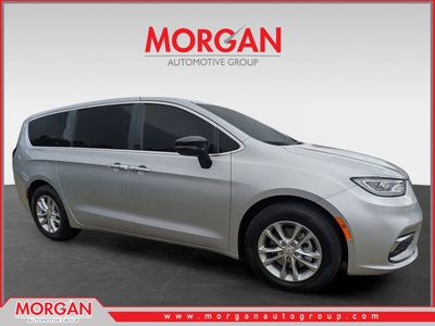 2026 Chrysler Pacifica — side profile view