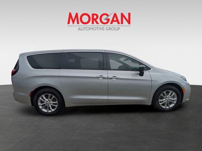 2026 Chrysler Pacifica — photo 7 view