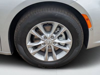 2026 Chrysler Pacifica — photo 9 view