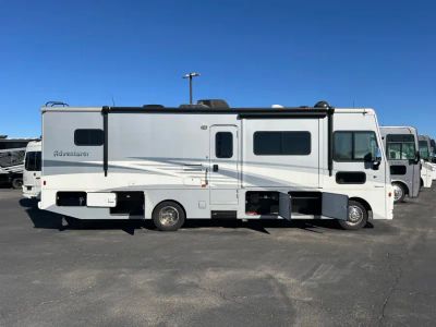 2019 Winnebago ADVENTURER — photo 26 view