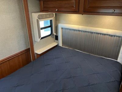 2019 Winnebago ADVENTURER — photo 21 view
