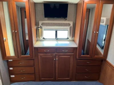 2019 Winnebago ADVENTURER — photo 24 view