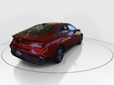 2024 Hyundai Elantra — photo 7 view