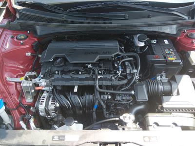 2024 Hyundai Elantra — photo 9 view